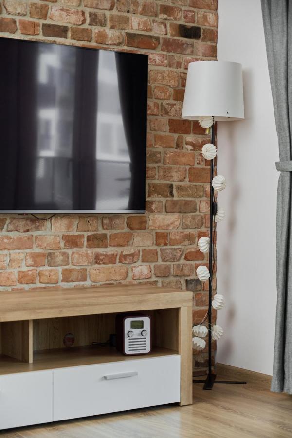Spacious Apartment With Balcony Near The Slavic Hill Wroclaw By Renters Prestige 外观 照片