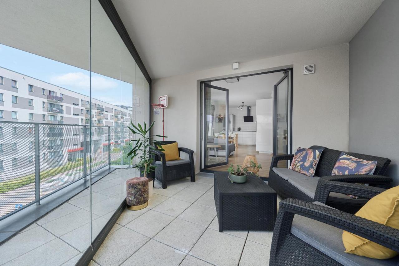 Spacious Apartment With Balcony Near The Slavic Hill Wroclaw By Renters Prestige 外观 照片