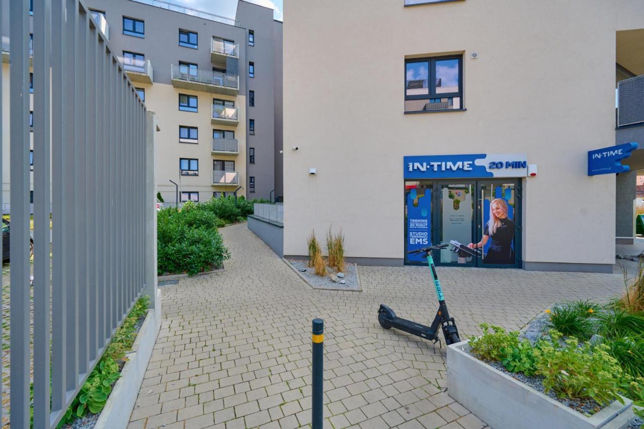 Spacious Apartment With Balcony Near The Slavic Hill Wroclaw By Renters Prestige 外观 照片