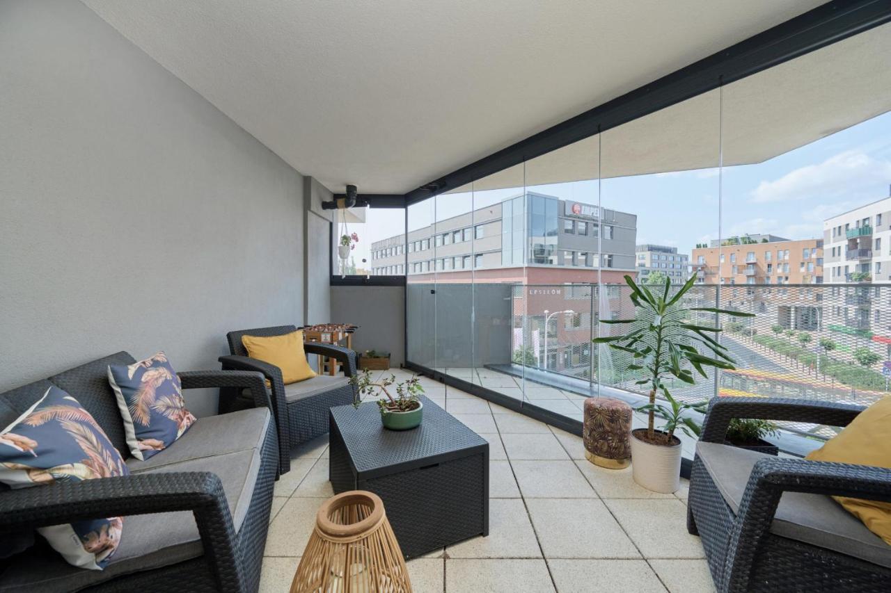 Spacious Apartment With Balcony Near The Slavic Hill Wroclaw By Renters Prestige 外观 照片