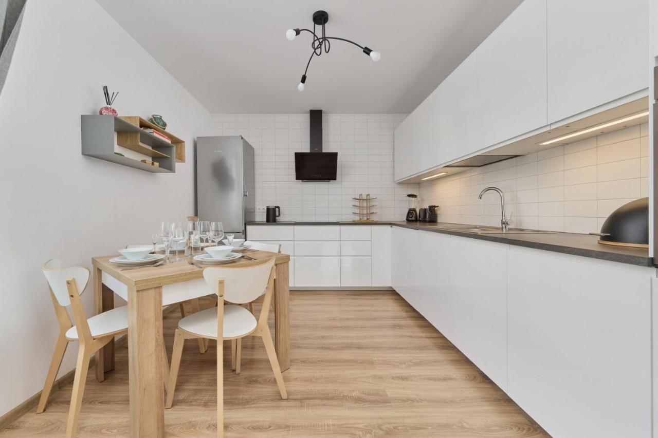 Spacious Apartment With Balcony Near The Slavic Hill Wroclaw By Renters Prestige 外观 照片