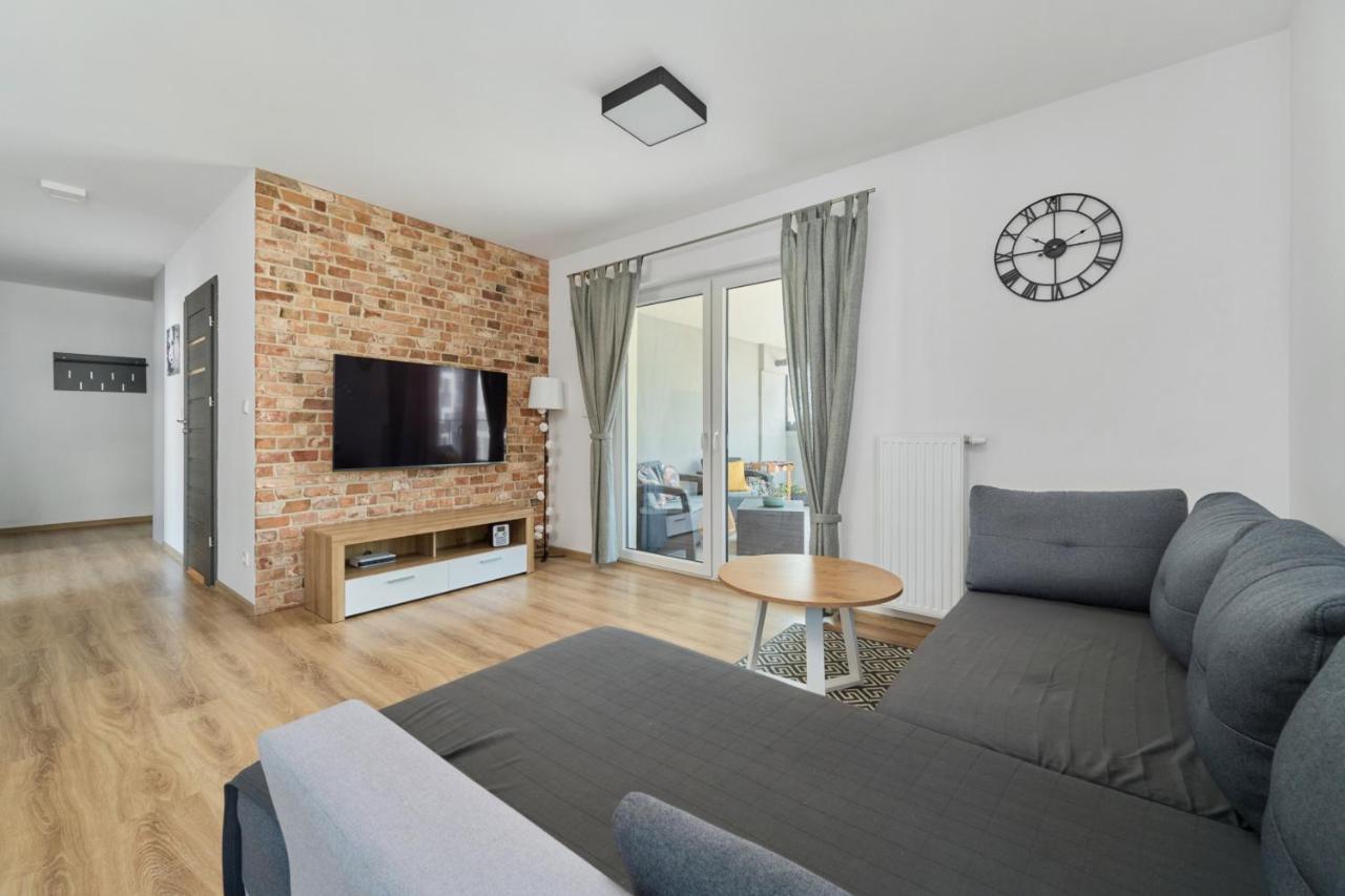 Spacious Apartment With Balcony Near The Slavic Hill Wroclaw By Renters Prestige 外观 照片
