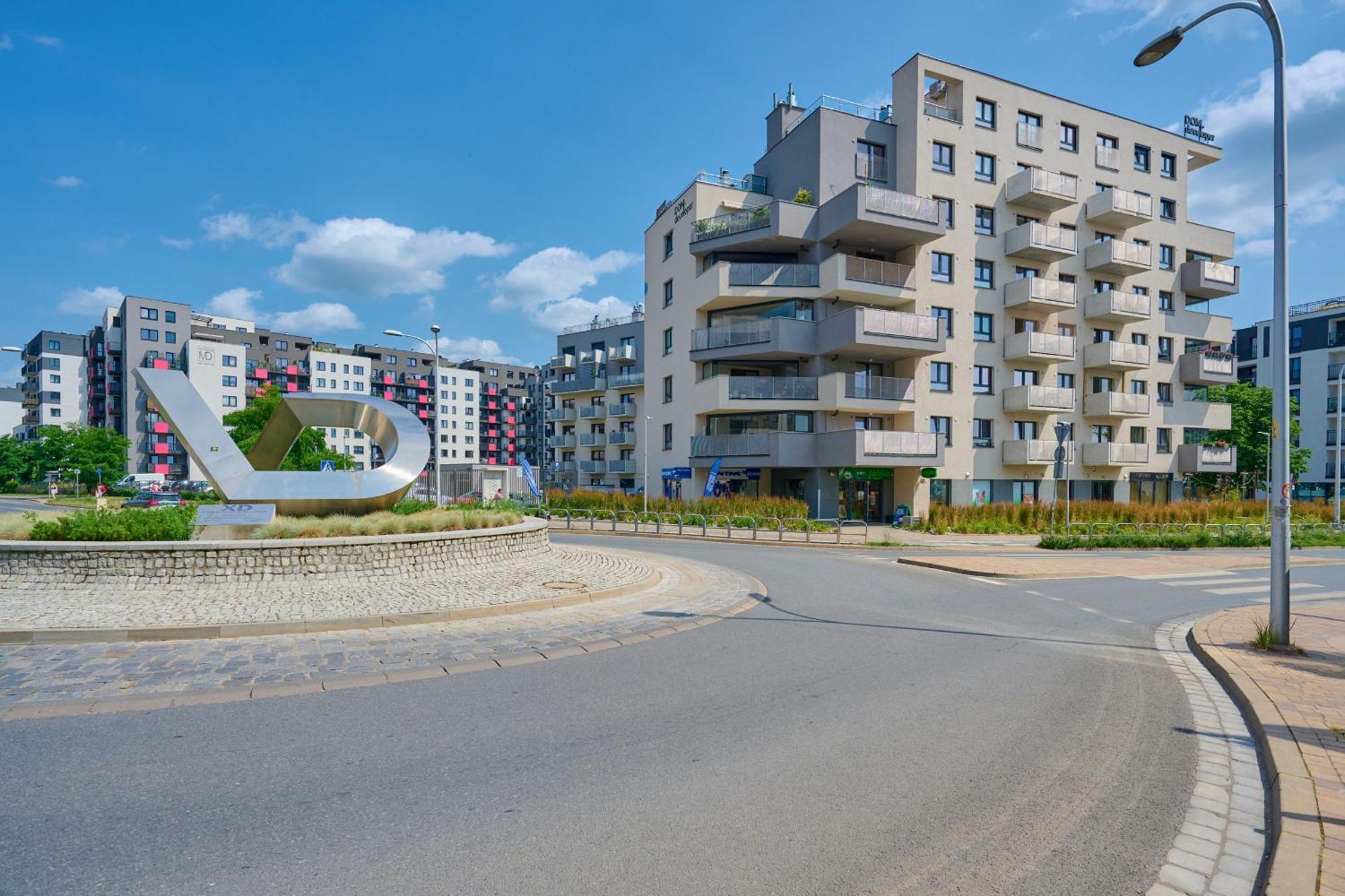 Spacious Apartment With Balcony Near The Slavic Hill Wroclaw By Renters Prestige 外观 照片